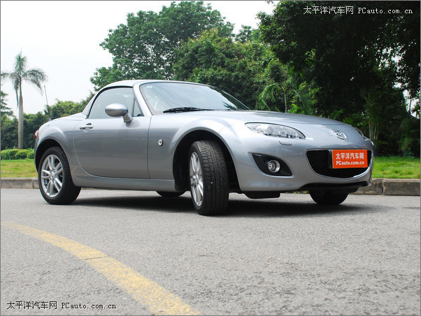 马自达MX-5 2.0