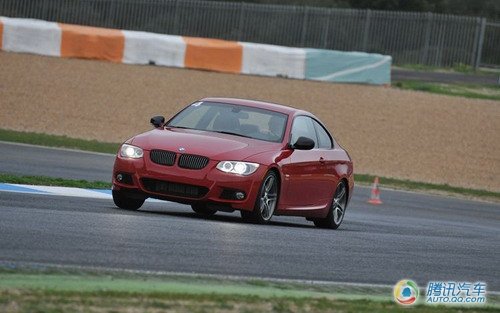 三系最强音 试驾2011款宝马335i Coupe