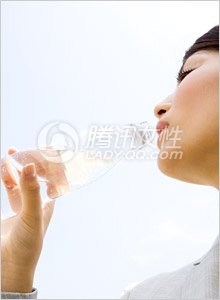 饮水学问大 正确饮水消除疲劳