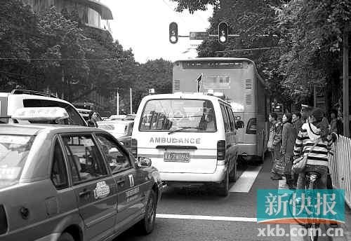 广州救护车1公里塞10分钟 九成车不避让