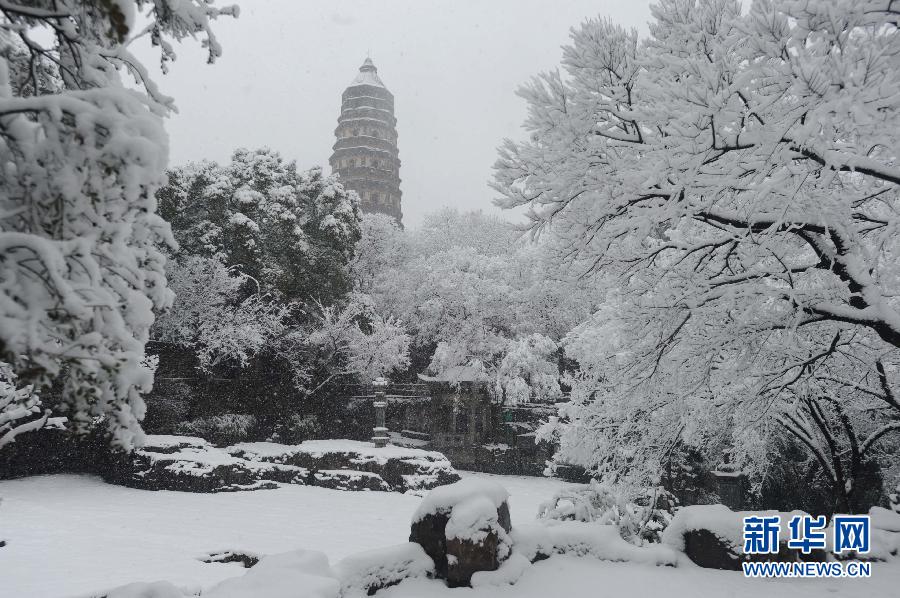 #（社会）（4）江苏多地遭受大雪侵袭