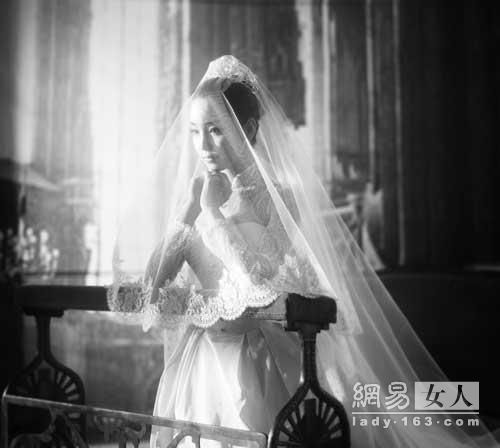 李有利9月做新娘 纯白婚纱唯美动人